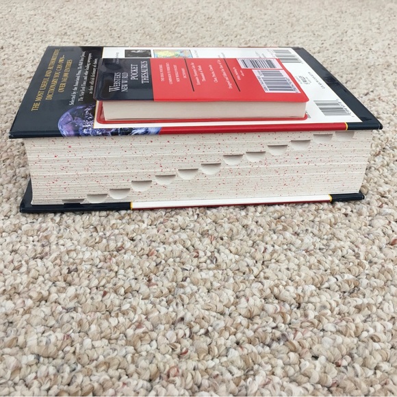 Webster Dictionary & Pocket Thesaurus Set - Picture 4 of 7